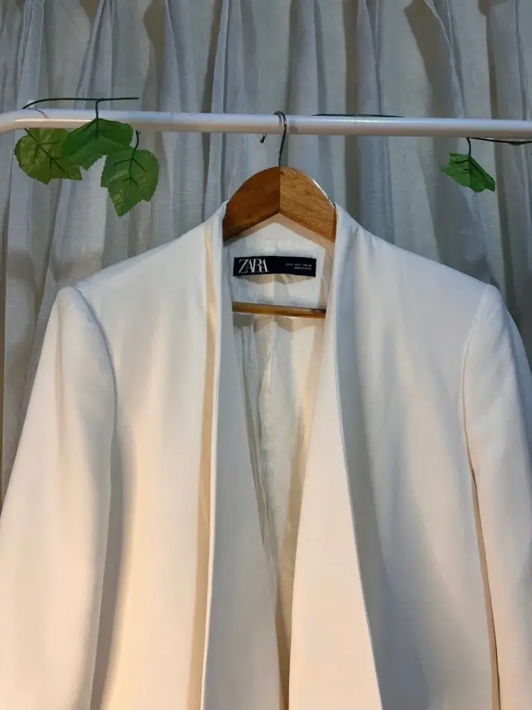 白色卷邊袖西裝外套