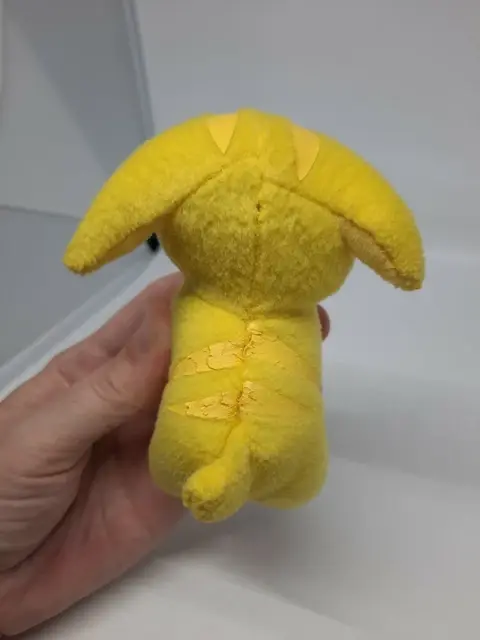 麥當勞 2005 年開心樂園餐 POOGLE 黃色毛絨玩具（尼奧寵物系列）